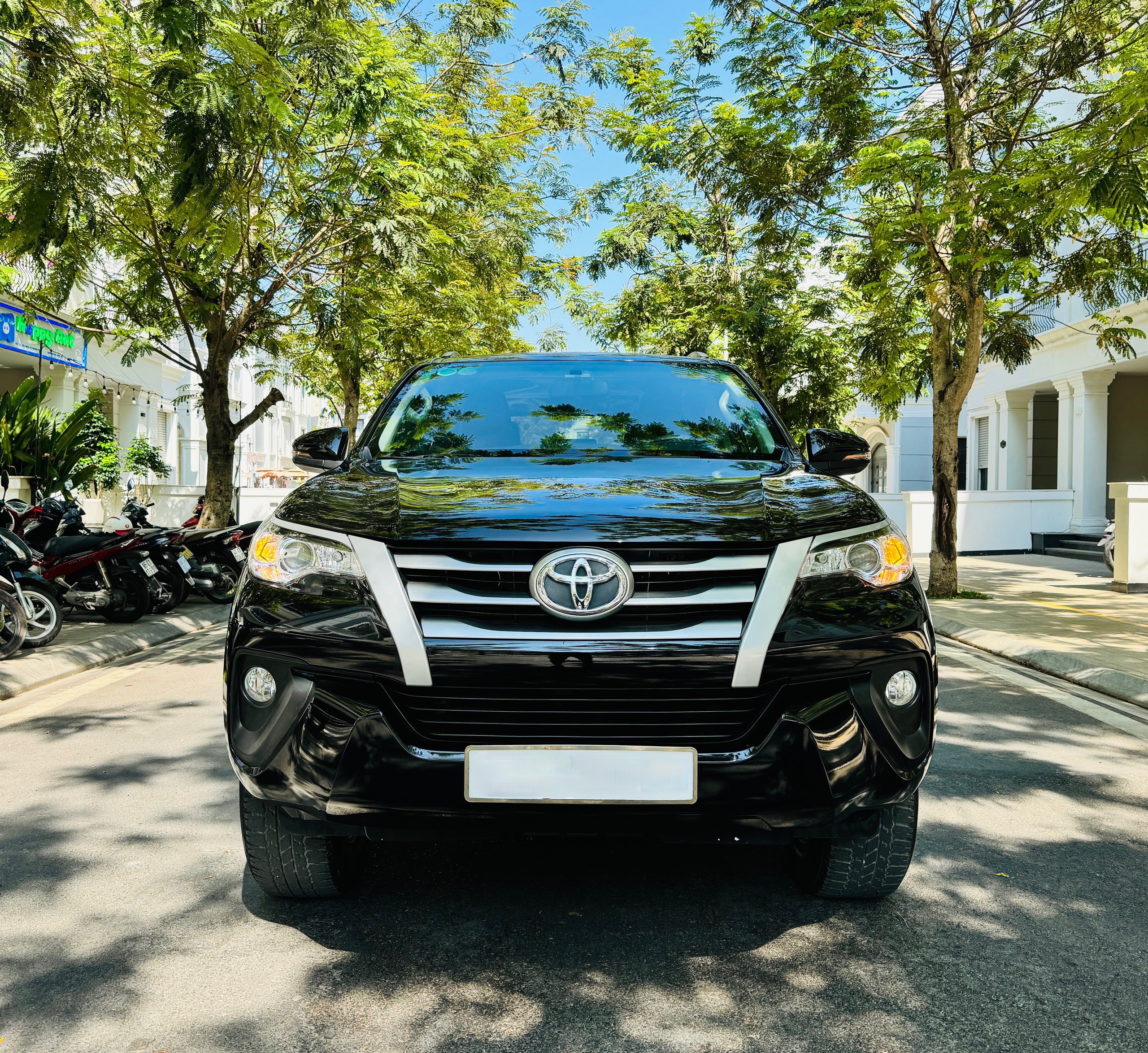 Cực phẩm Toyota Fortuner 2.4G sàn dầu 2019 đi lướt 6 vạn hơn 1 chủ Sài Gòn